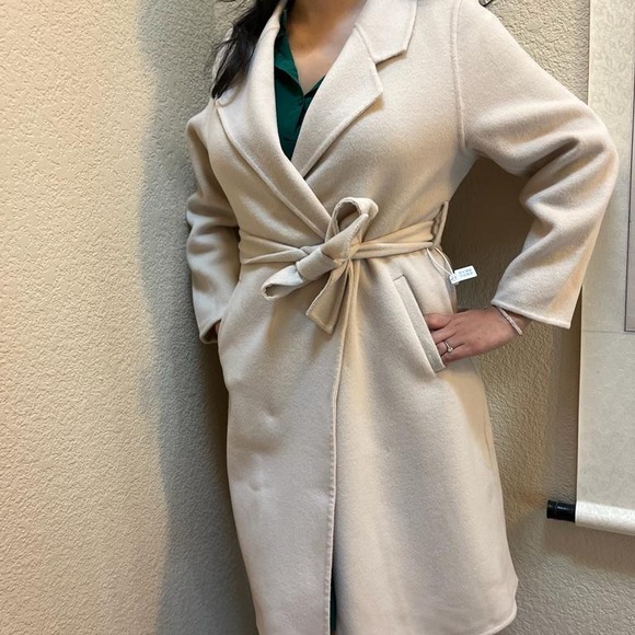 100% Wool Light beige coat Size M (US 8/10) - Picture 2 of 7